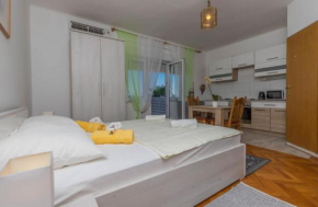 Studio Apartment Iva